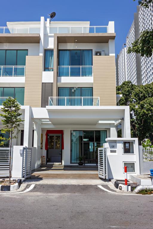R Residence Jelutong Exterior foto